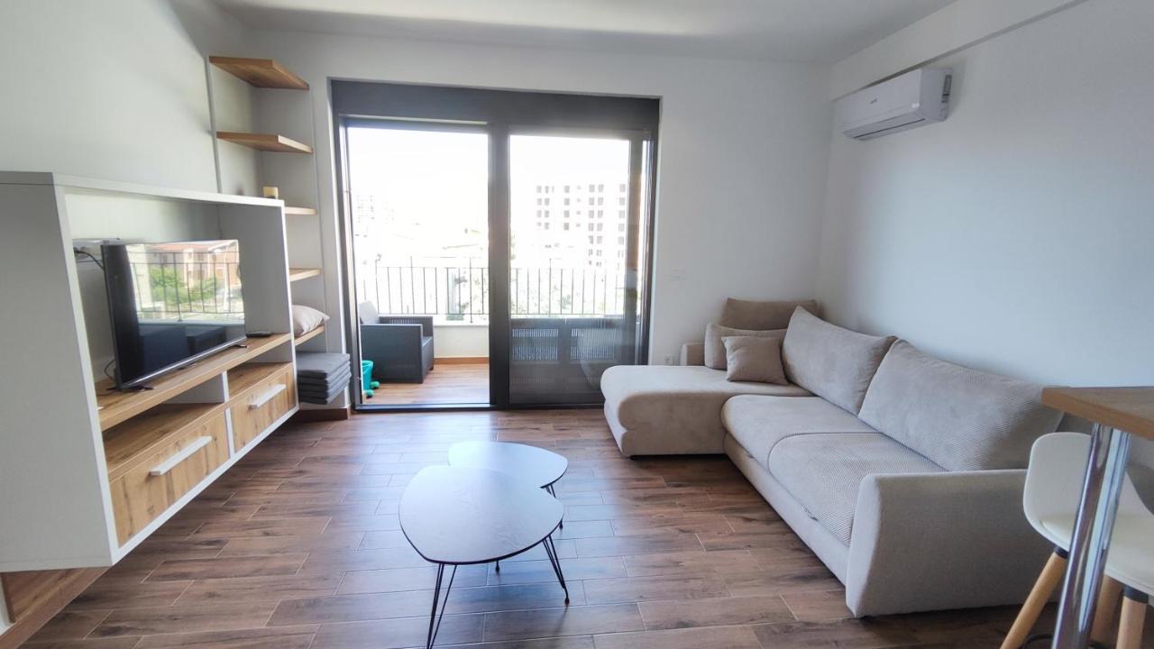 Apartment Monty