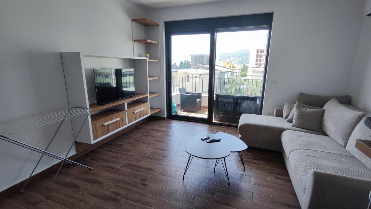 Apartment Monty *
